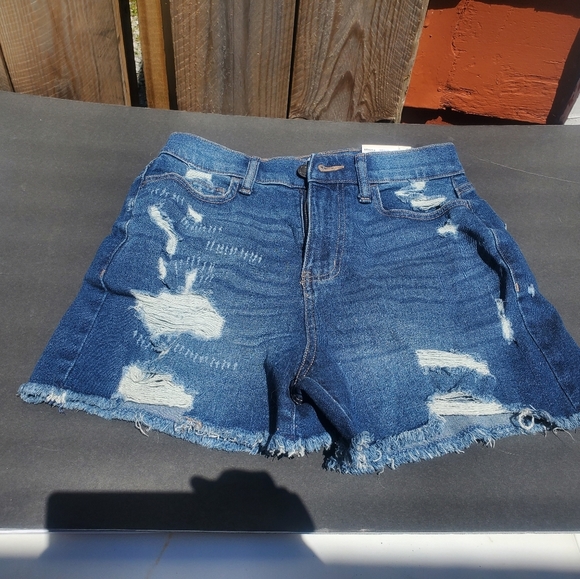 SO Pants - SO Brand HighRise Boyfriend Midi Jean Shorts Size 5/27 W NWT